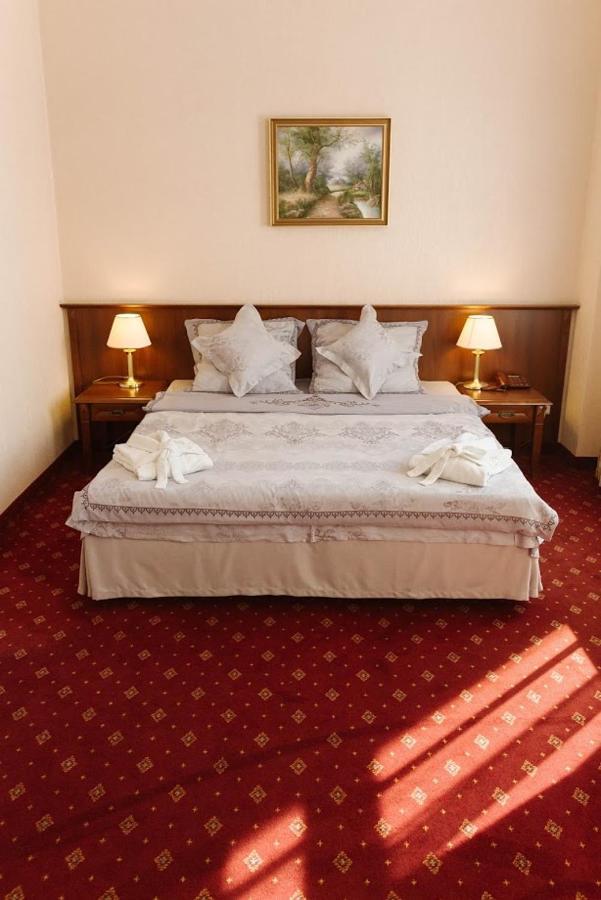 Hotel Jakub Sobieski أوافا المظهر الخارجي الصورة