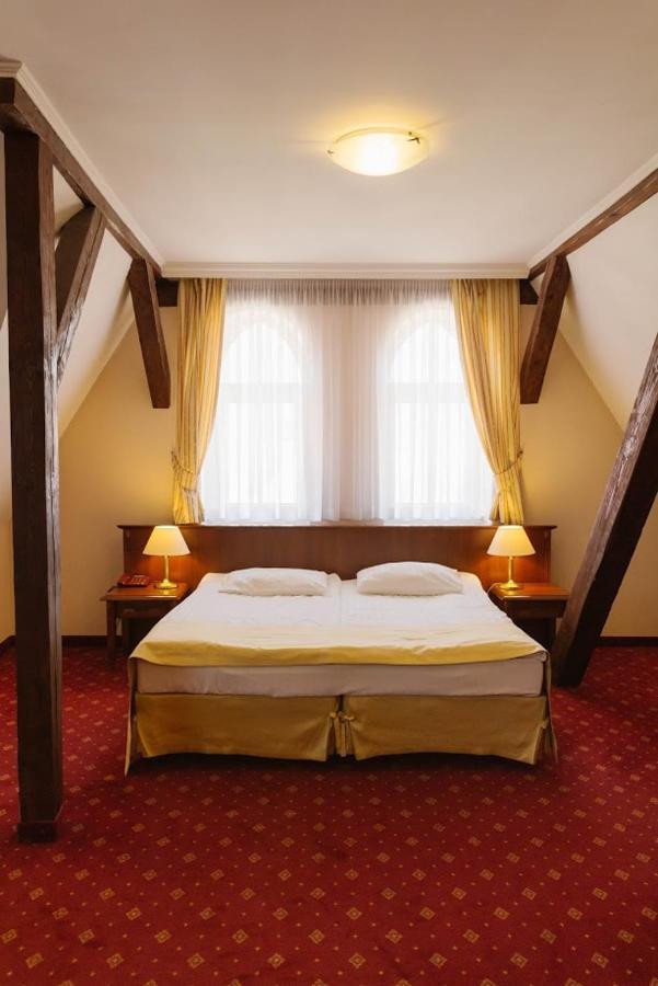 Hotel Jakub Sobieski أوافا المظهر الخارجي الصورة