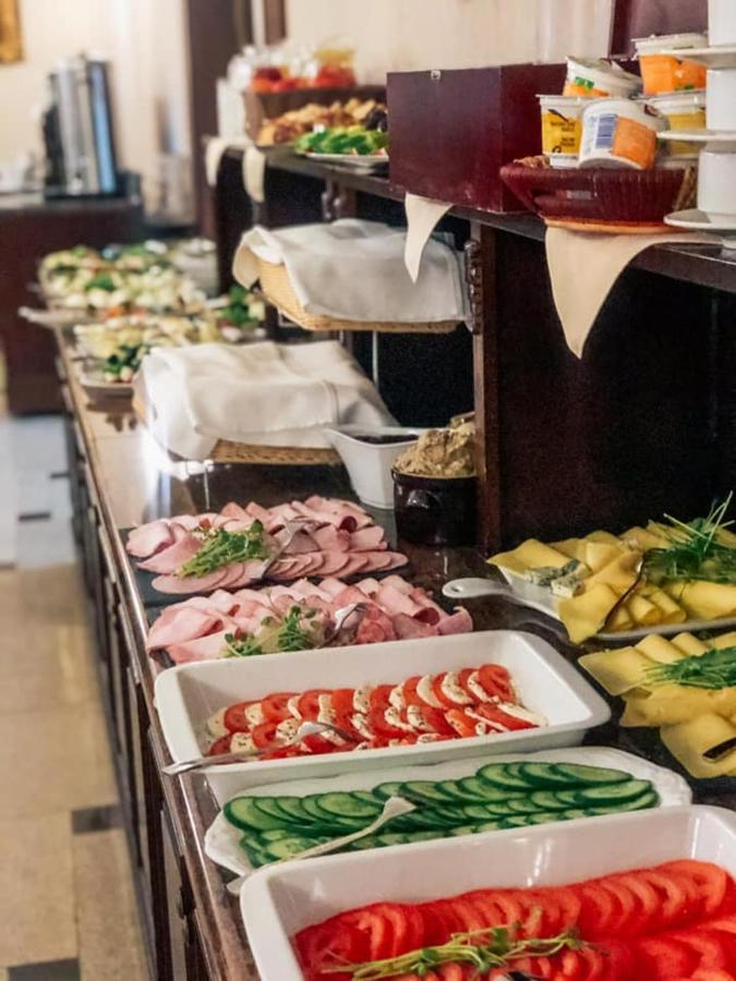 Hotel Jakub Sobieski أوافا المظهر الخارجي الصورة