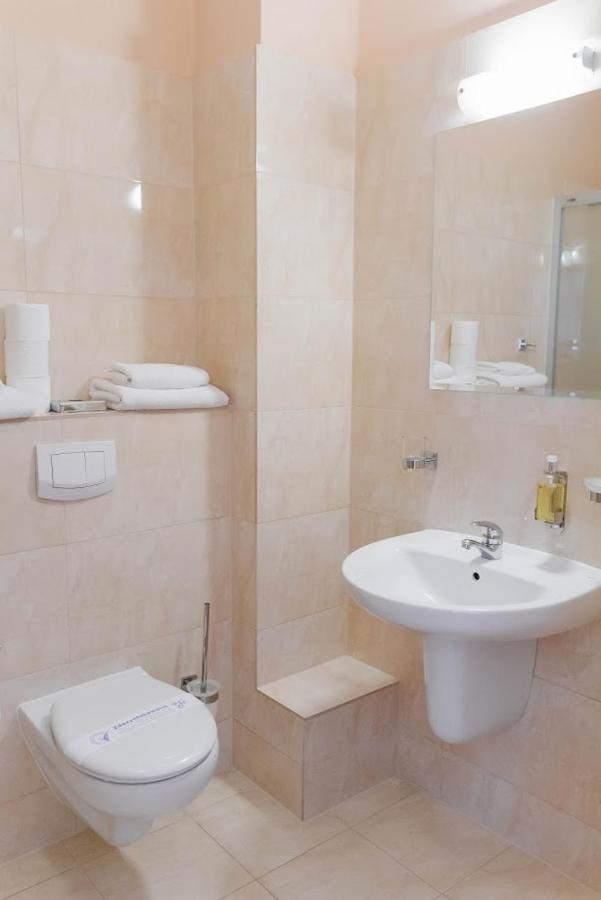 Hotel Jakub Sobieski أوافا المظهر الخارجي الصورة