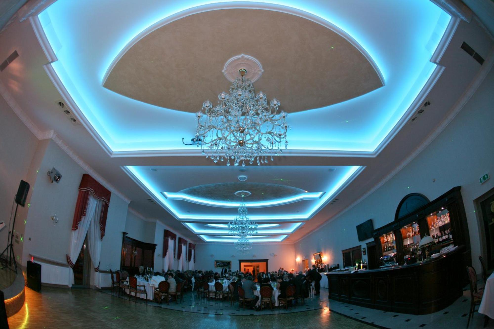 Hotel Jakub Sobieski أوافا المظهر الخارجي الصورة