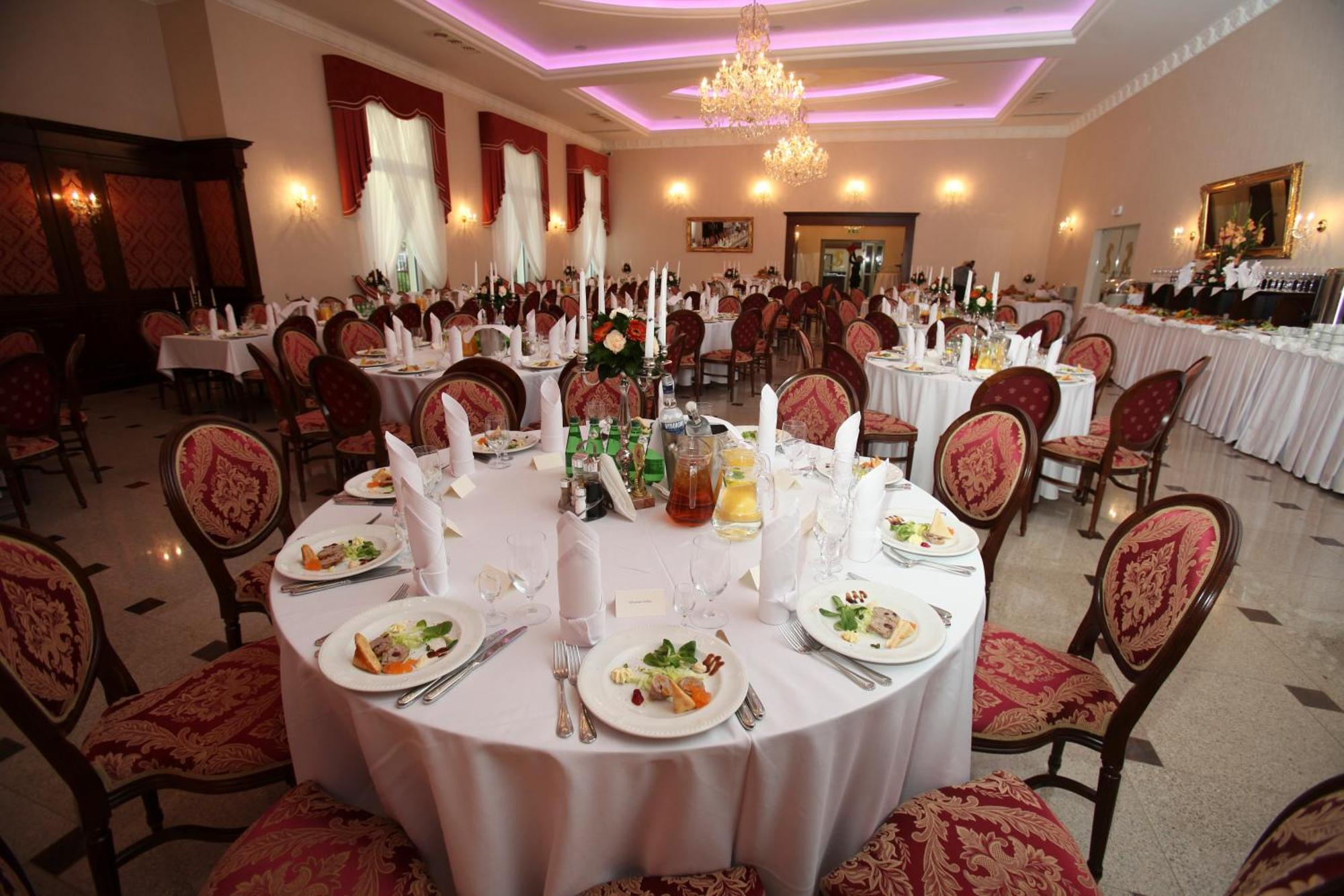 Hotel Jakub Sobieski أوافا المظهر الخارجي الصورة
